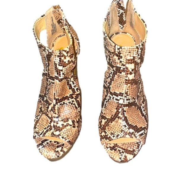Report Chunky Snake Print Heels Women’s 8.5 Edgy Boho Sandals Zipper Studded - Picture 4 of 9